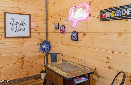 1654 Veterns Blvd Unit: 6