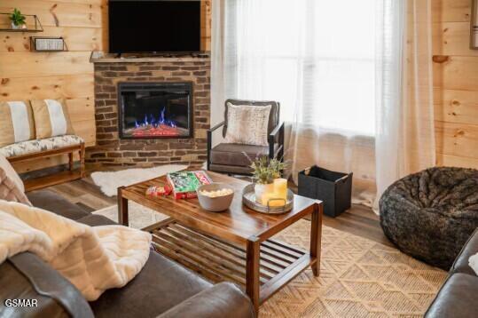 1654 Veterns Blvd Unit: 6