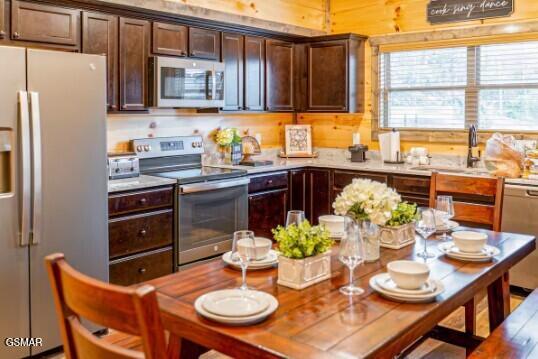 1654 Veterns Blvd Unit: 6