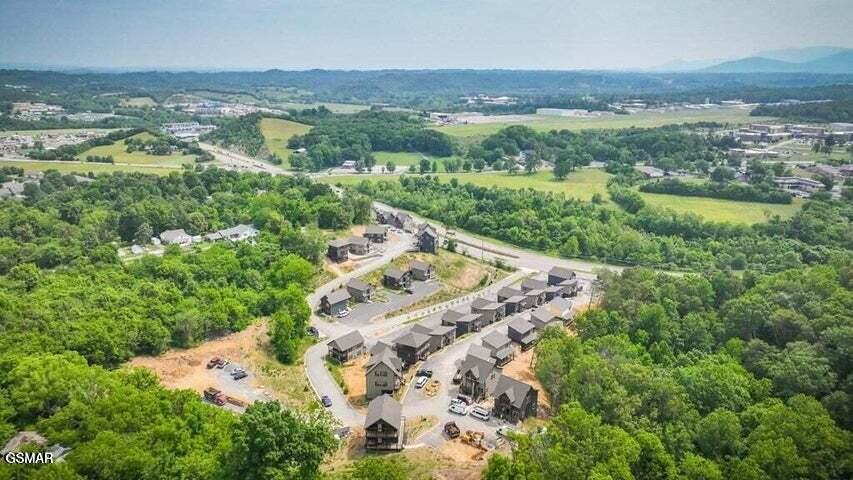 1654 Veterns Blvd Unit: 6