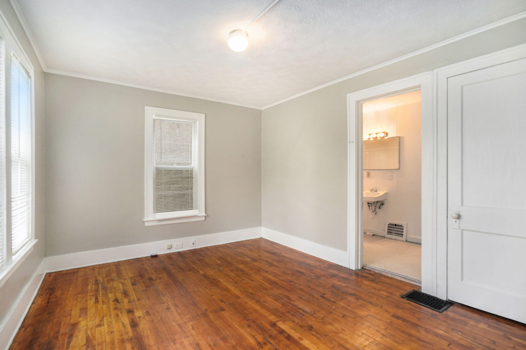 1356 North Avenue NE