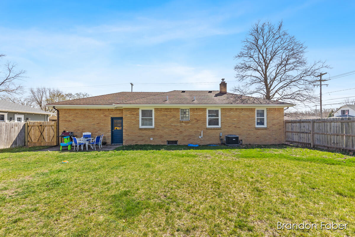 1587 Den Hertog Street SW