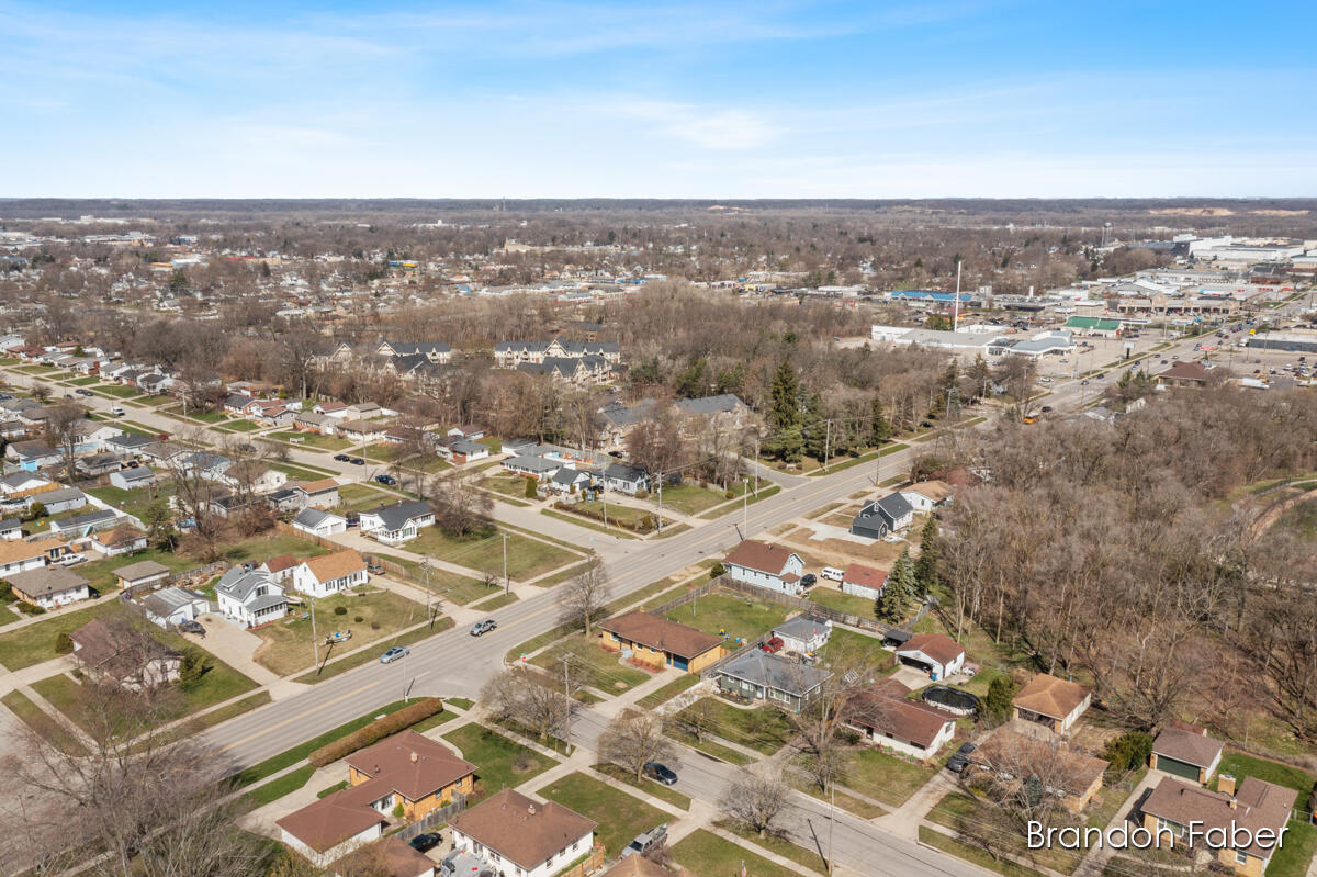 1587 Den Hertog Street SW