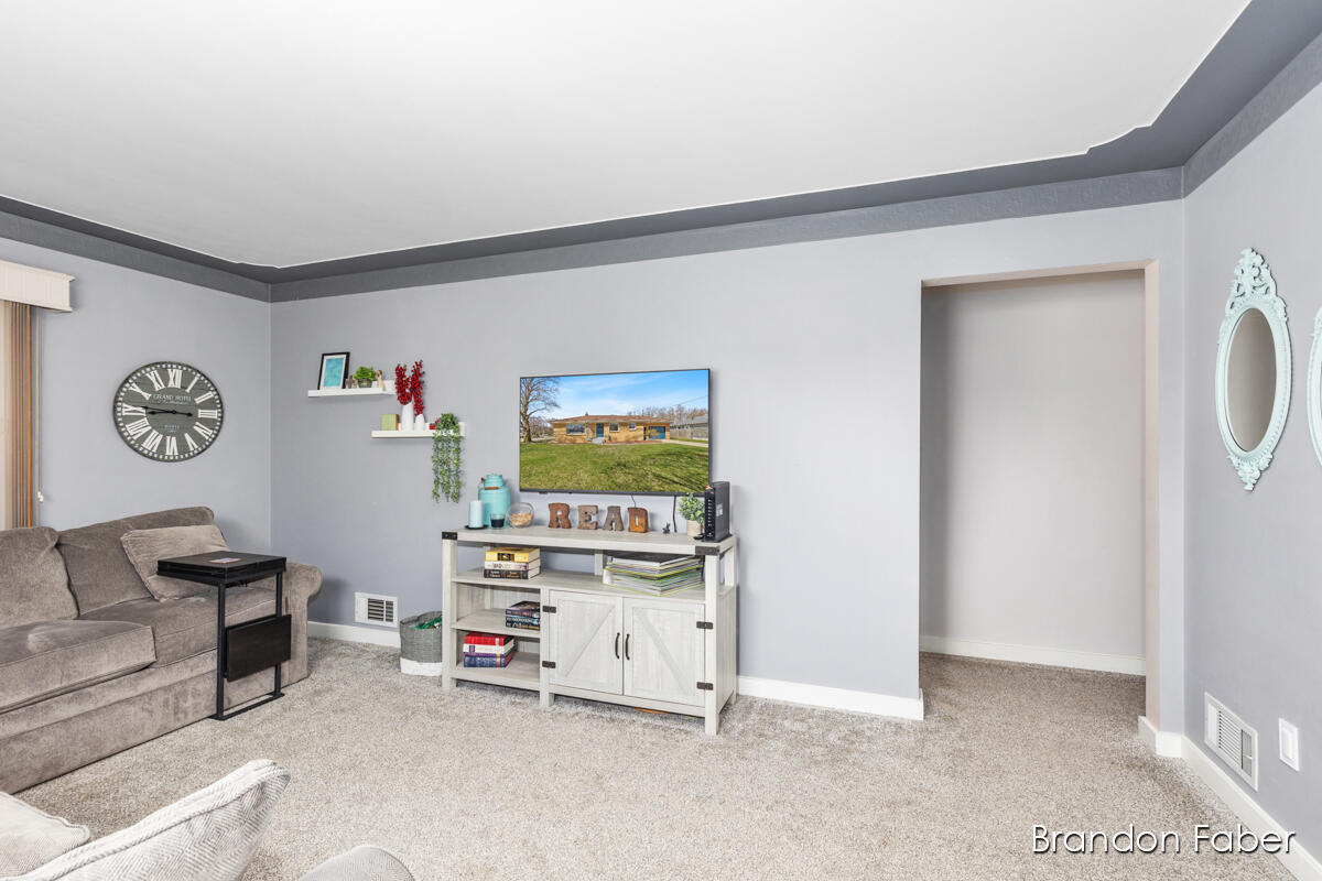 1587 Den Hertog Street SW