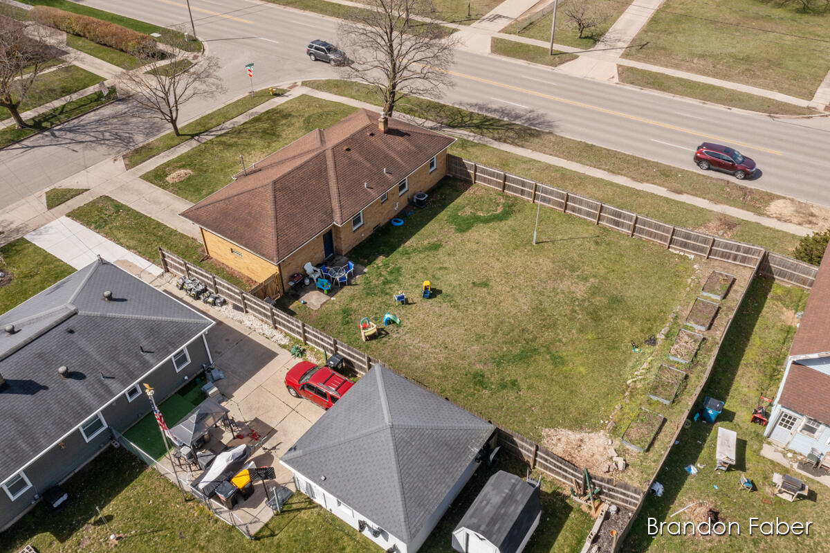 1587 Den Hertog Street SW