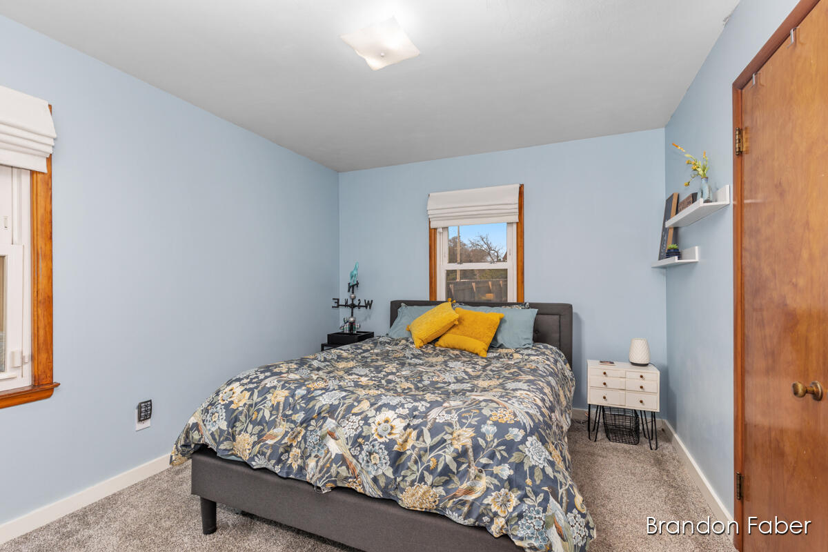 1587 Den Hertog Street SW