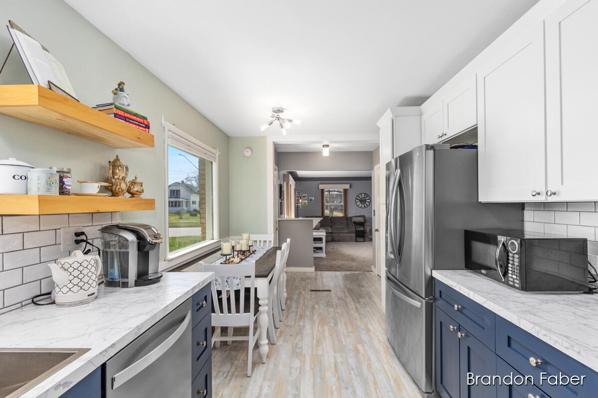 1587 Den Hertog Street SW