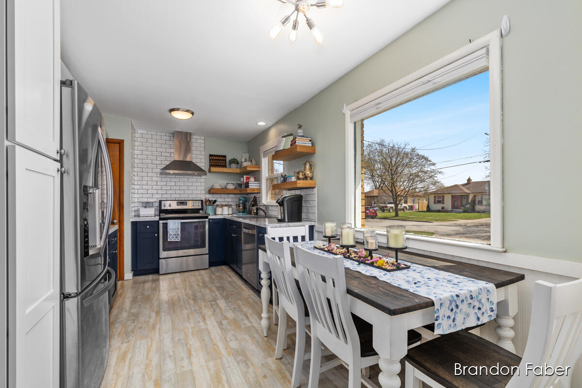 1587 Den Hertog Street SW