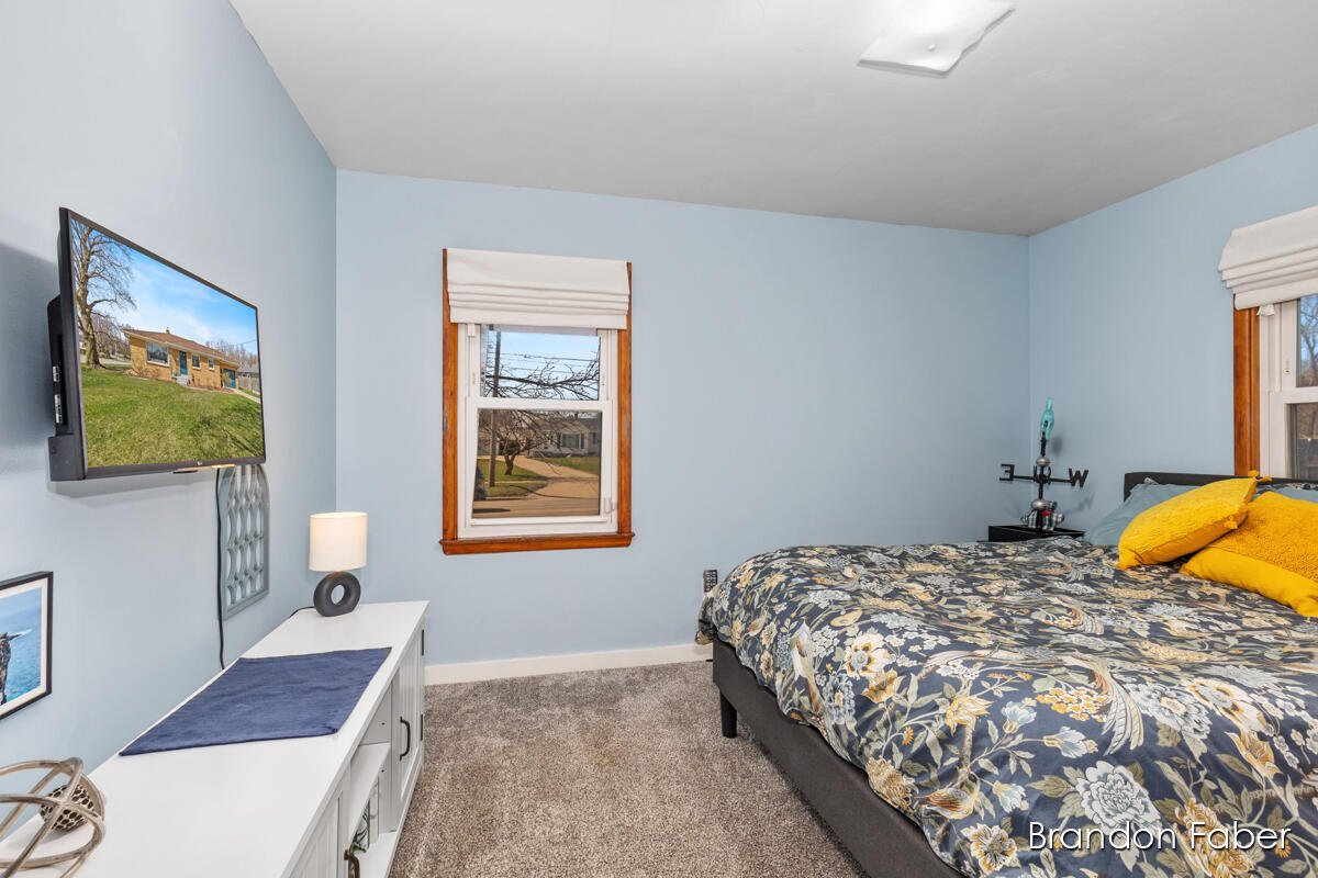 1587 Den Hertog Street SW