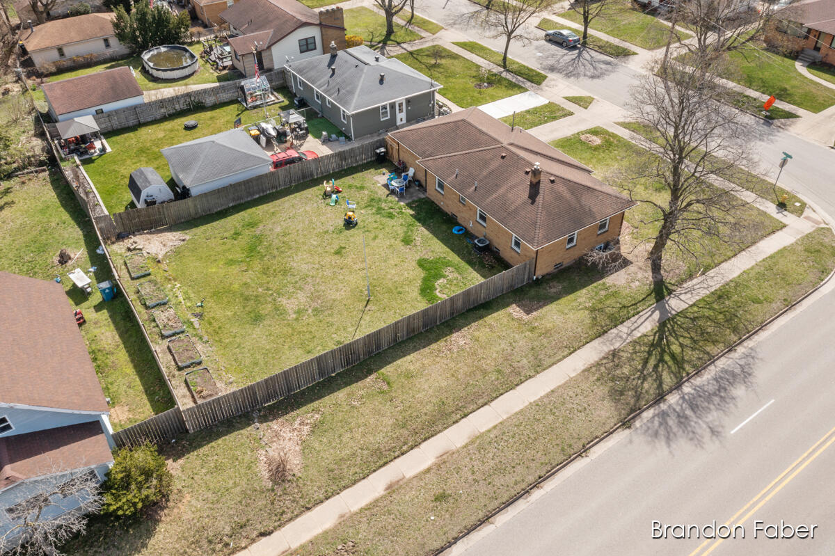 1587 Den Hertog Street SW