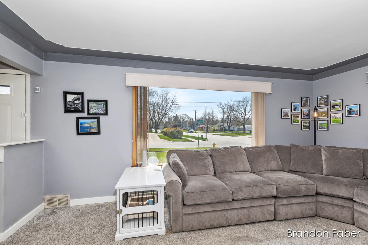 1587 Den Hertog Street SW