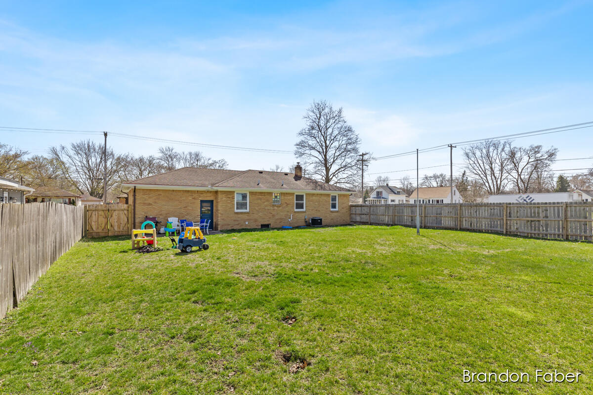 1587 Den Hertog Street SW