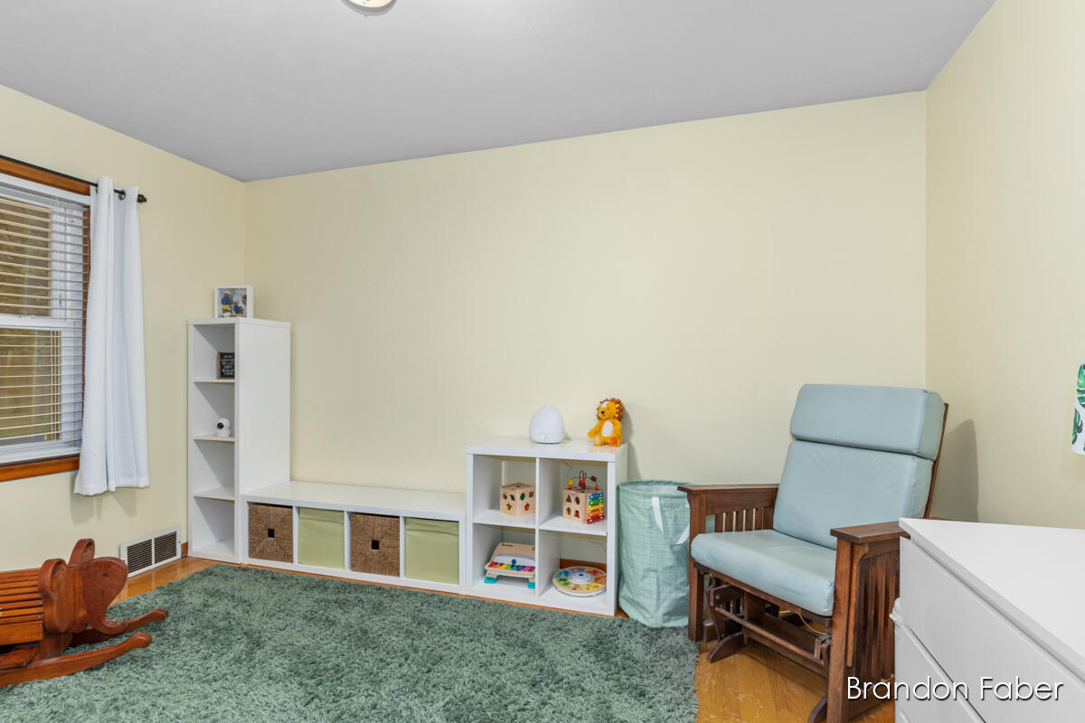 1587 Den Hertog Street SW