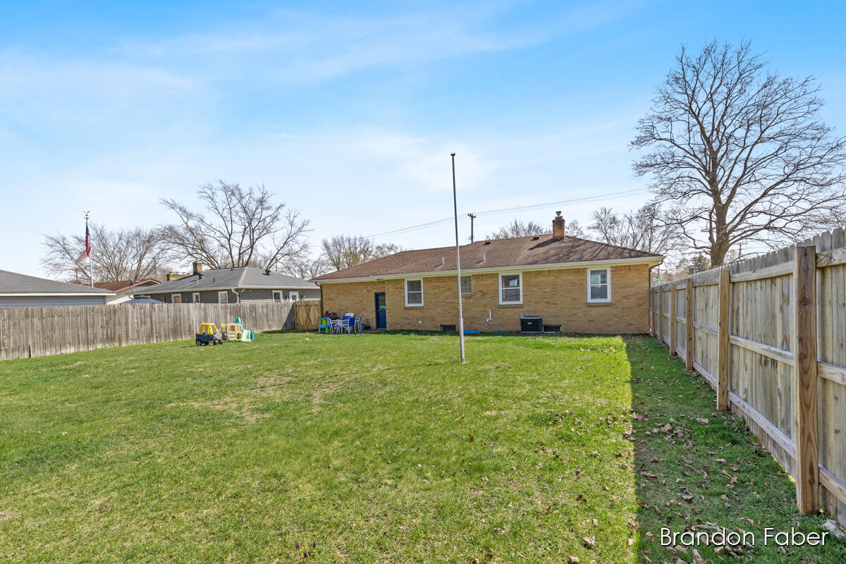 1587 Den Hertog Street SW