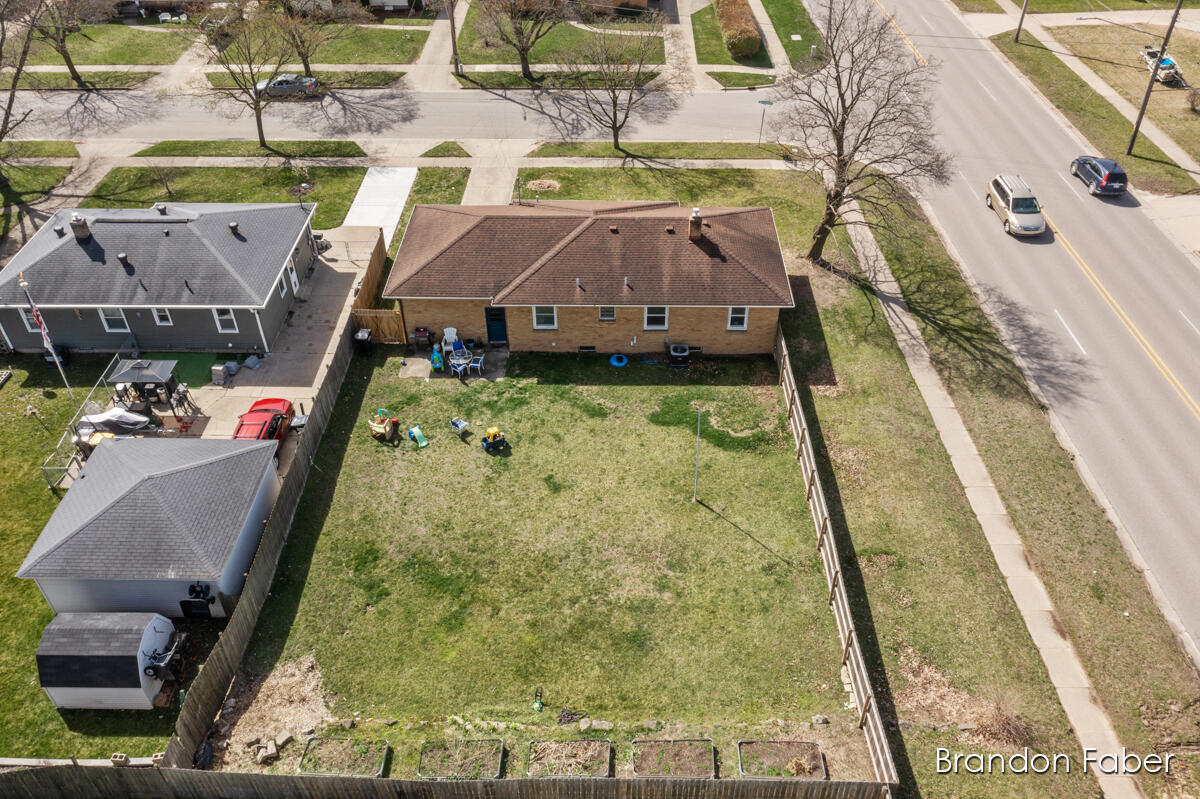 1587 Den Hertog Street SW