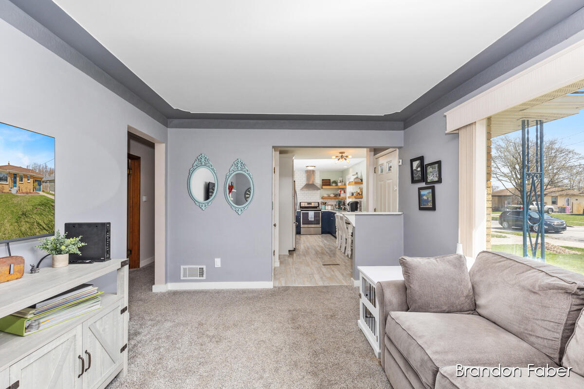 1587 Den Hertog Street SW