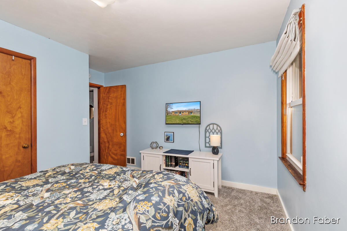 1587 Den Hertog Street SW