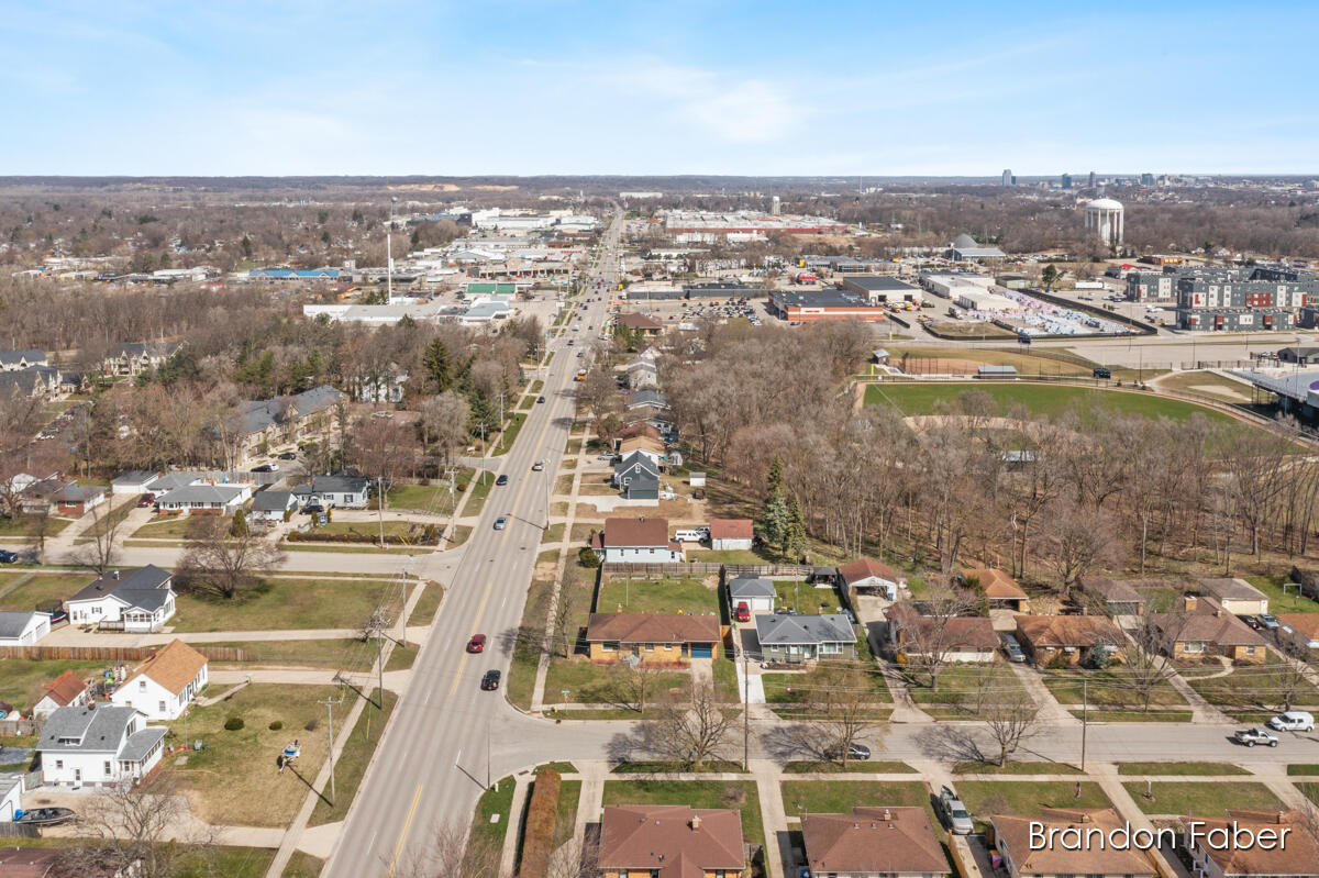 1587 Den Hertog Street SW