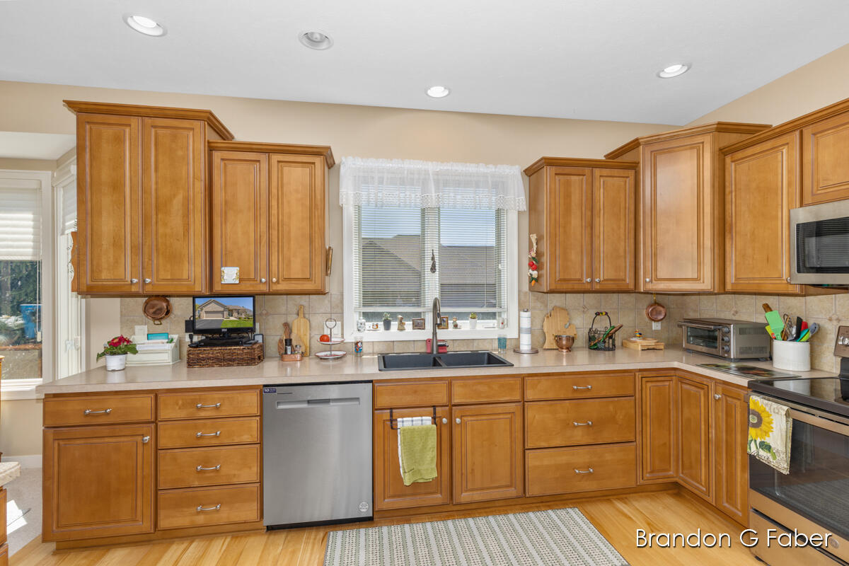 4883 Barnsley Drive, 36