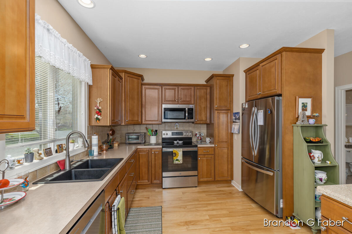 4883 Barnsley Drive, 36