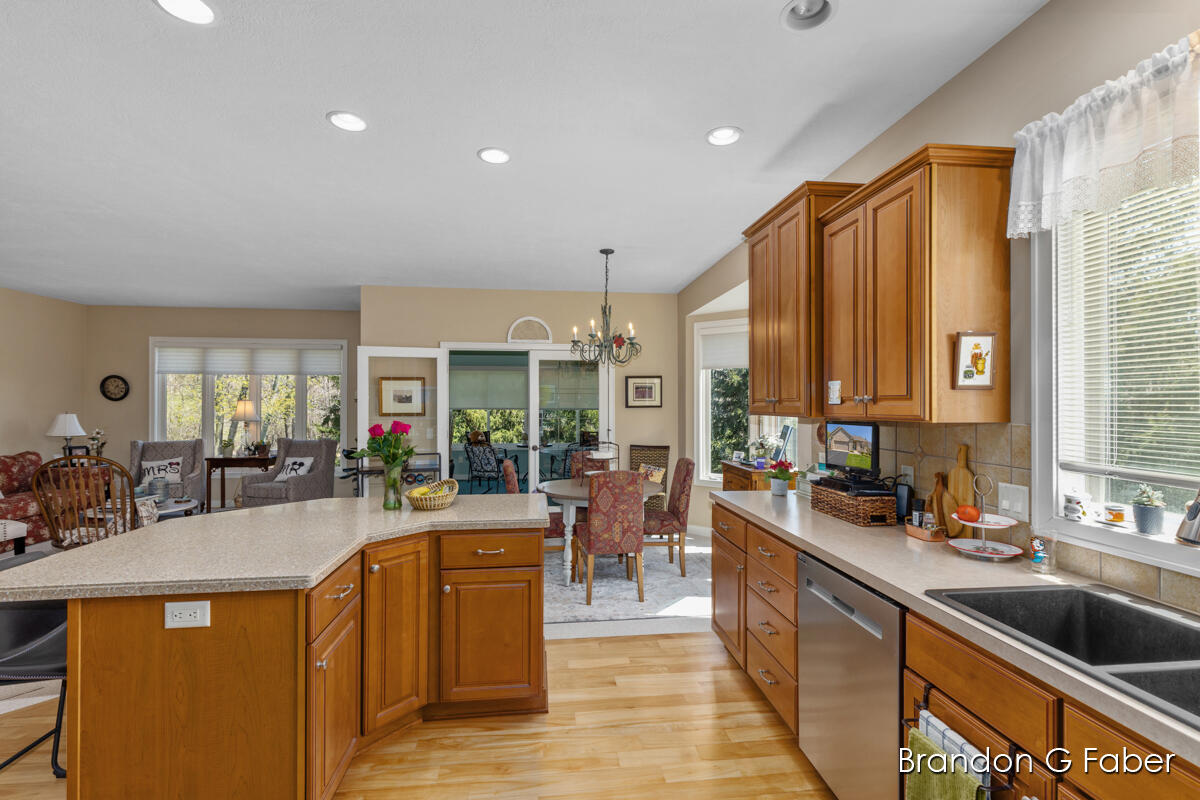 4883 Barnsley Drive, 36