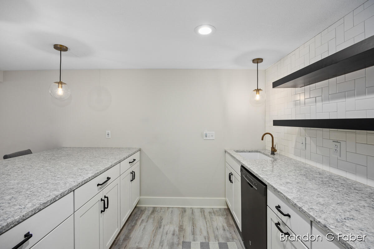 1102 Shore Pointe Drive SW