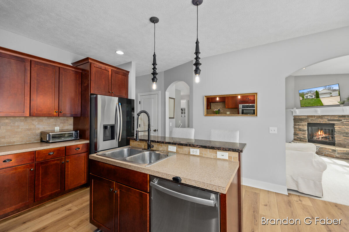 1102 Shore Pointe Drive SW