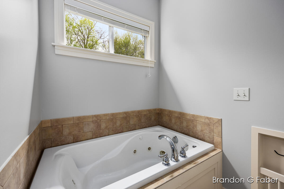 1102 Shore Pointe Drive SW