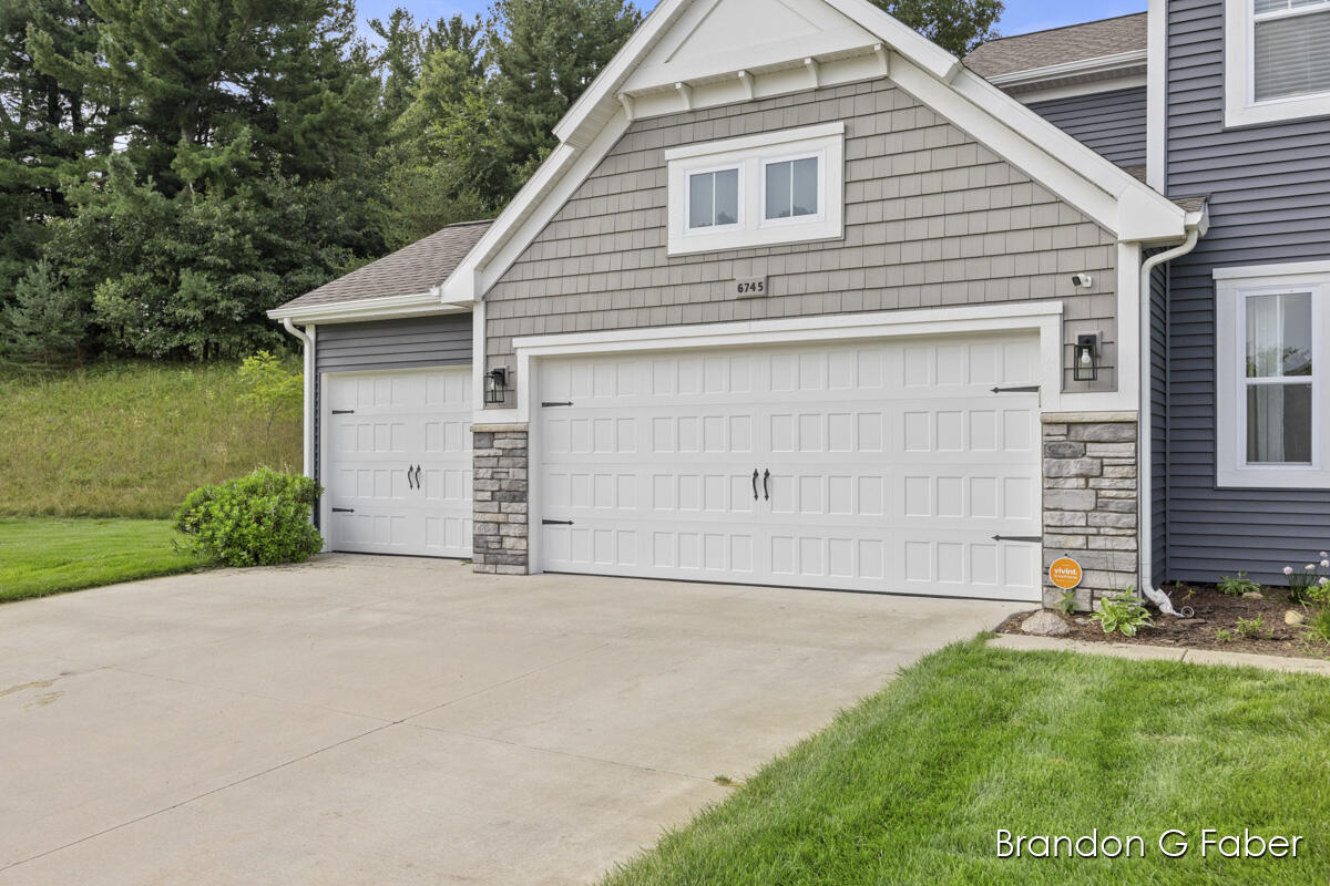 6745 Chancery Drive SE