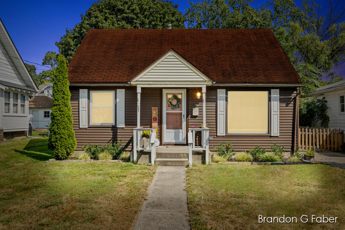 706 Harlan Avenue NE