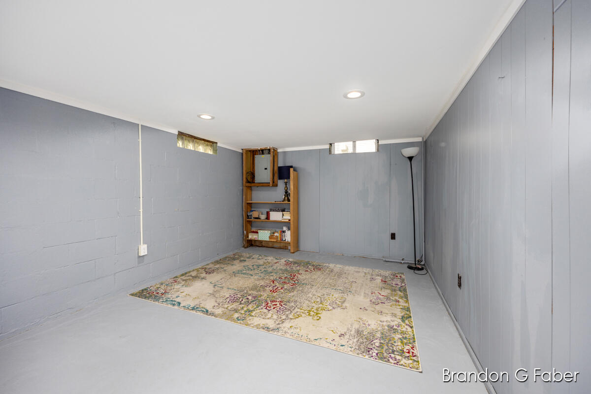 706 Harlan Avenue NE