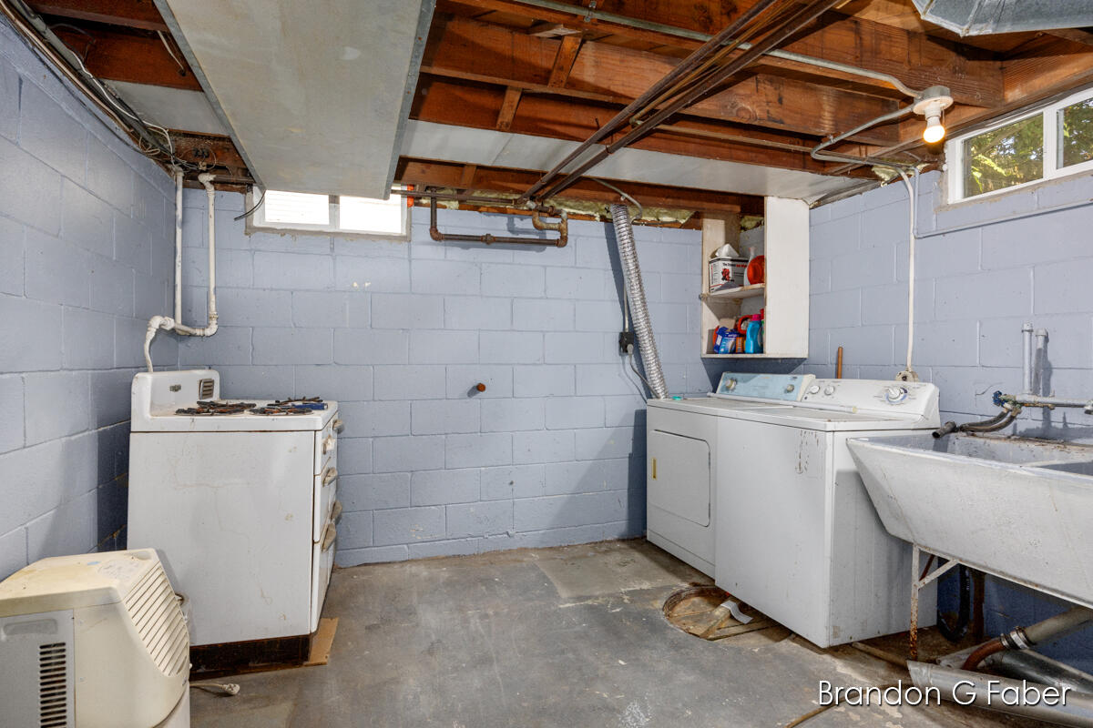 706 Harlan Avenue NE