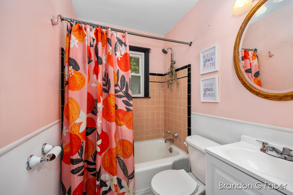 706 Harlan Avenue NE