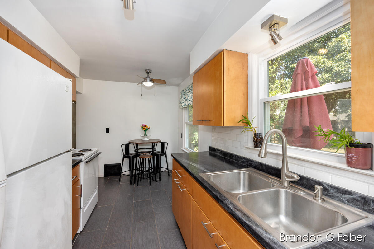 706 Harlan Avenue NE