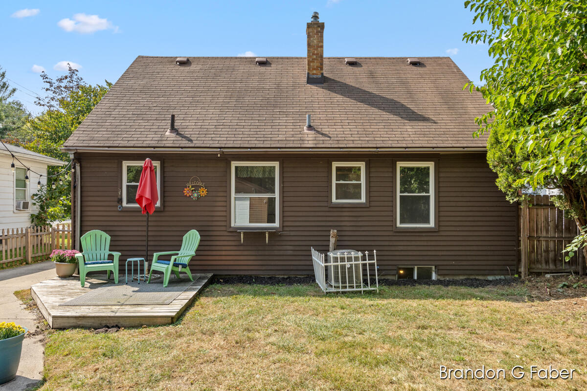 706 Harlan Avenue NE