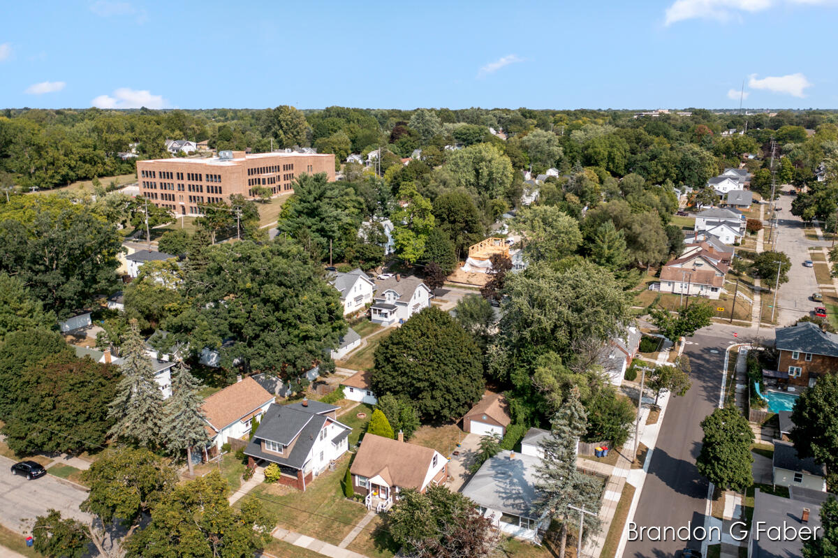 706 Harlan Avenue NE