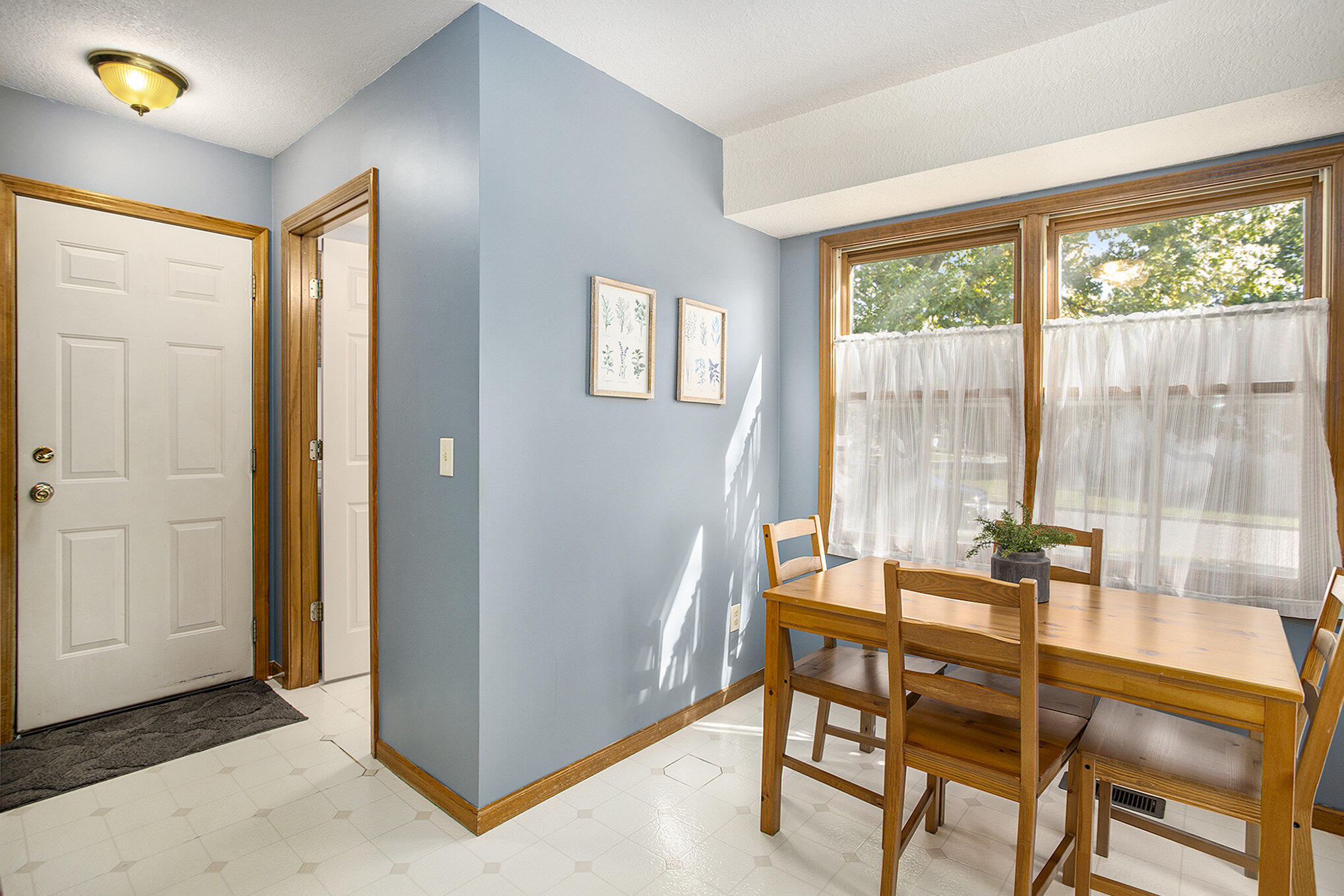 2400 Bay Side Avenue