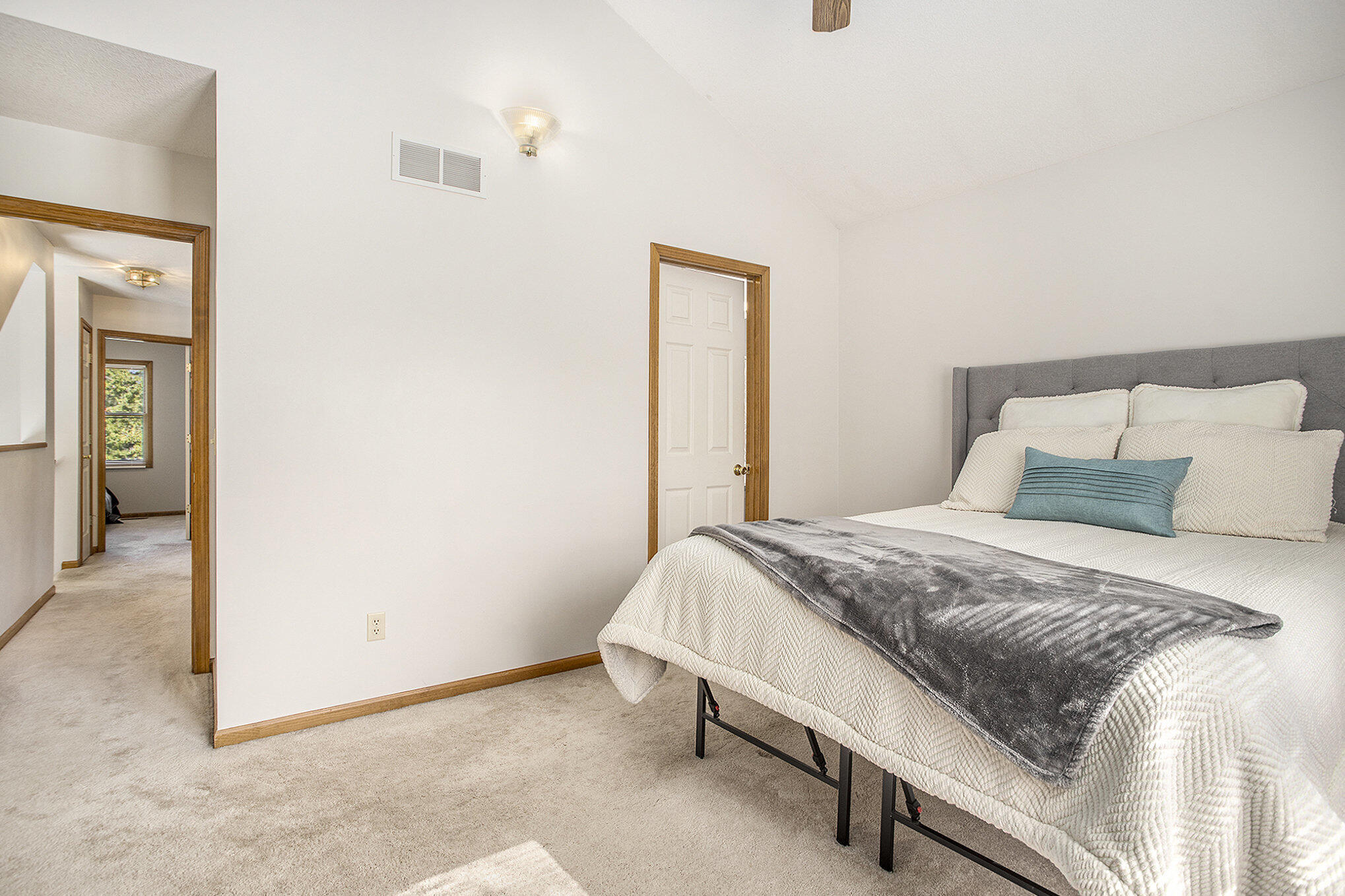 2400 Bay Side Avenue