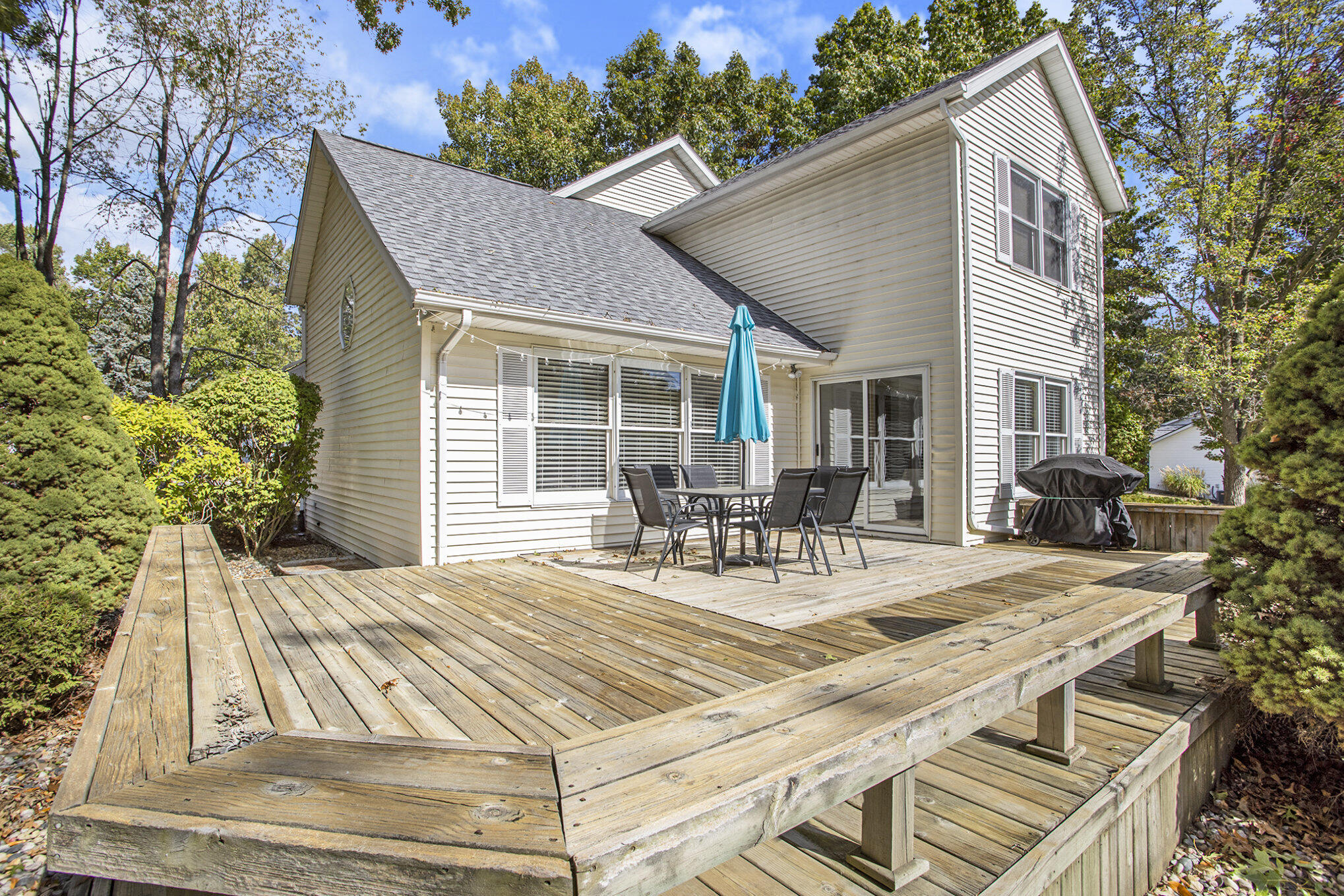 2400 Bay Side Avenue