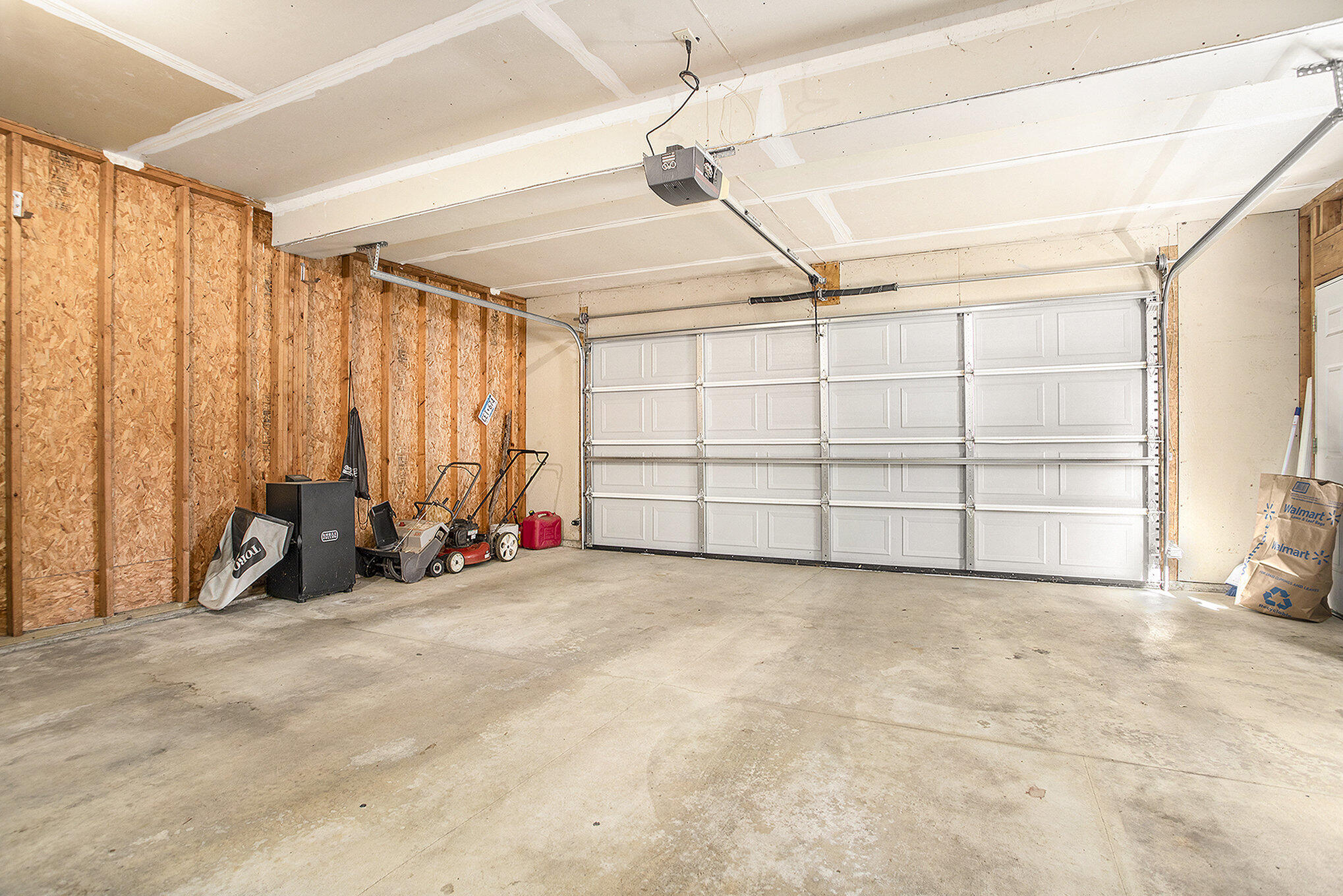 2400 Bay Side Avenue