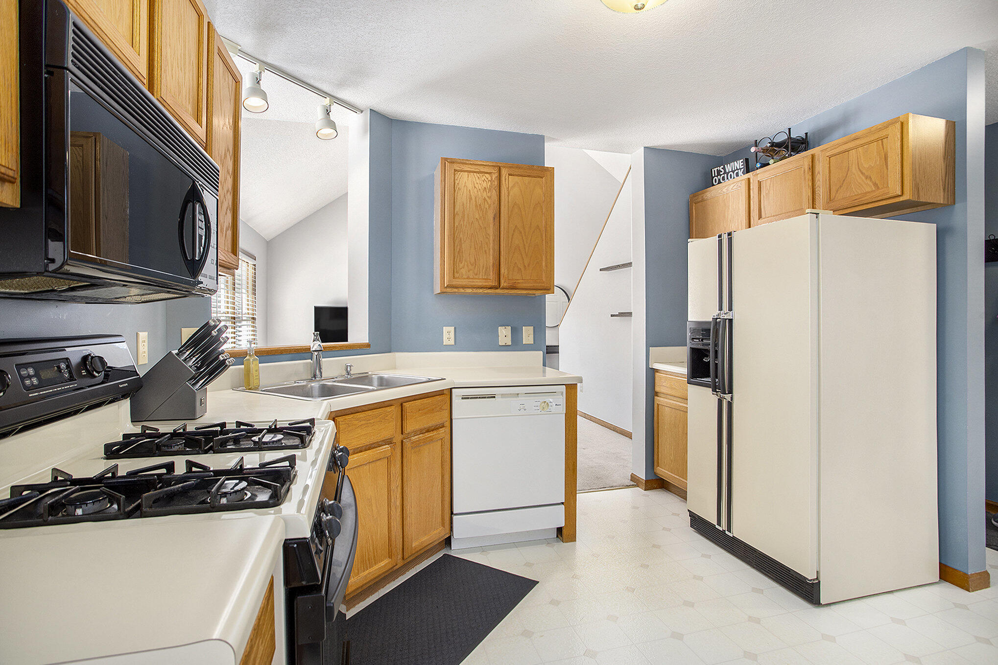 2400 Bay Side Avenue