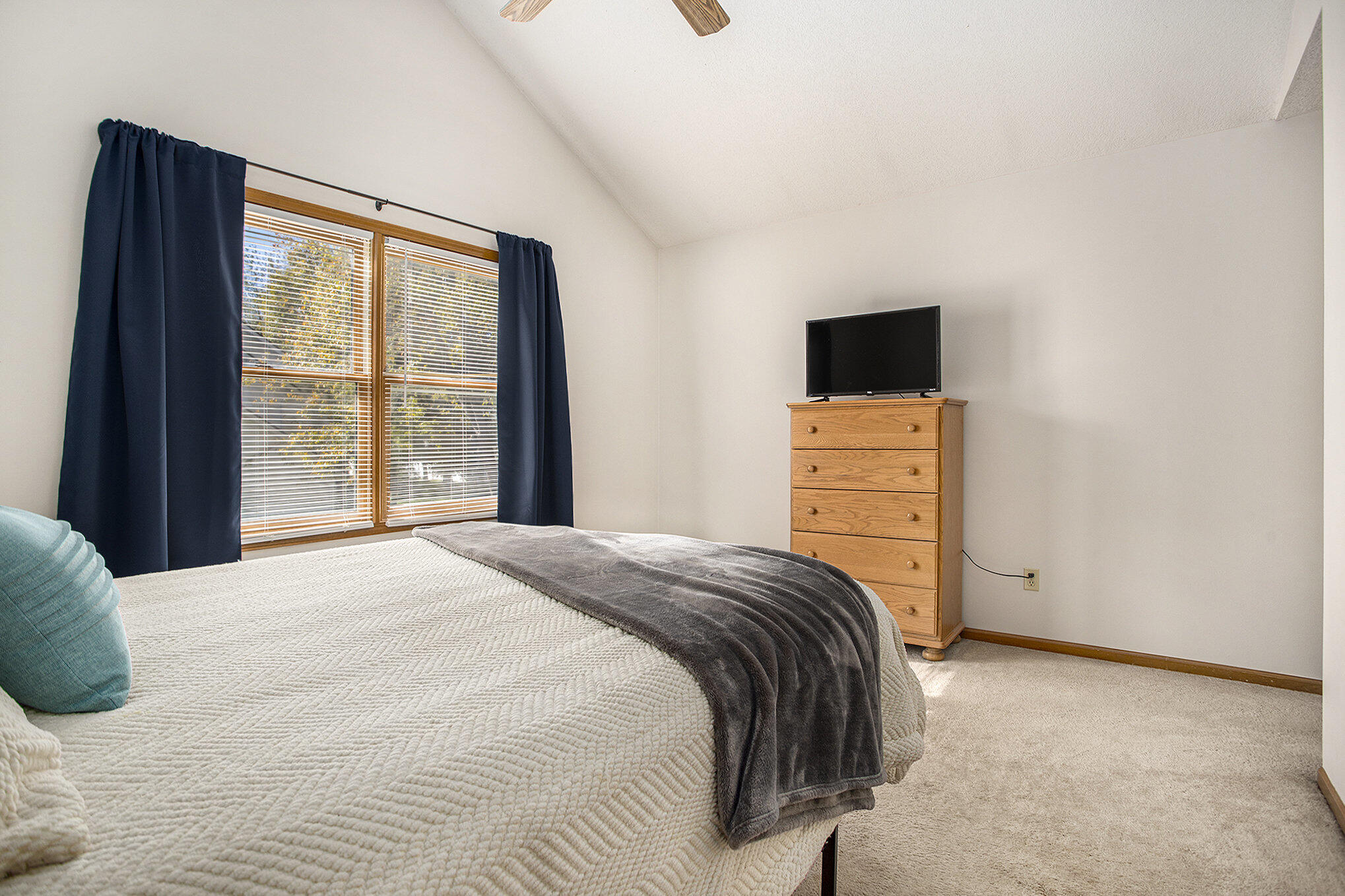 2400 Bay Side Avenue