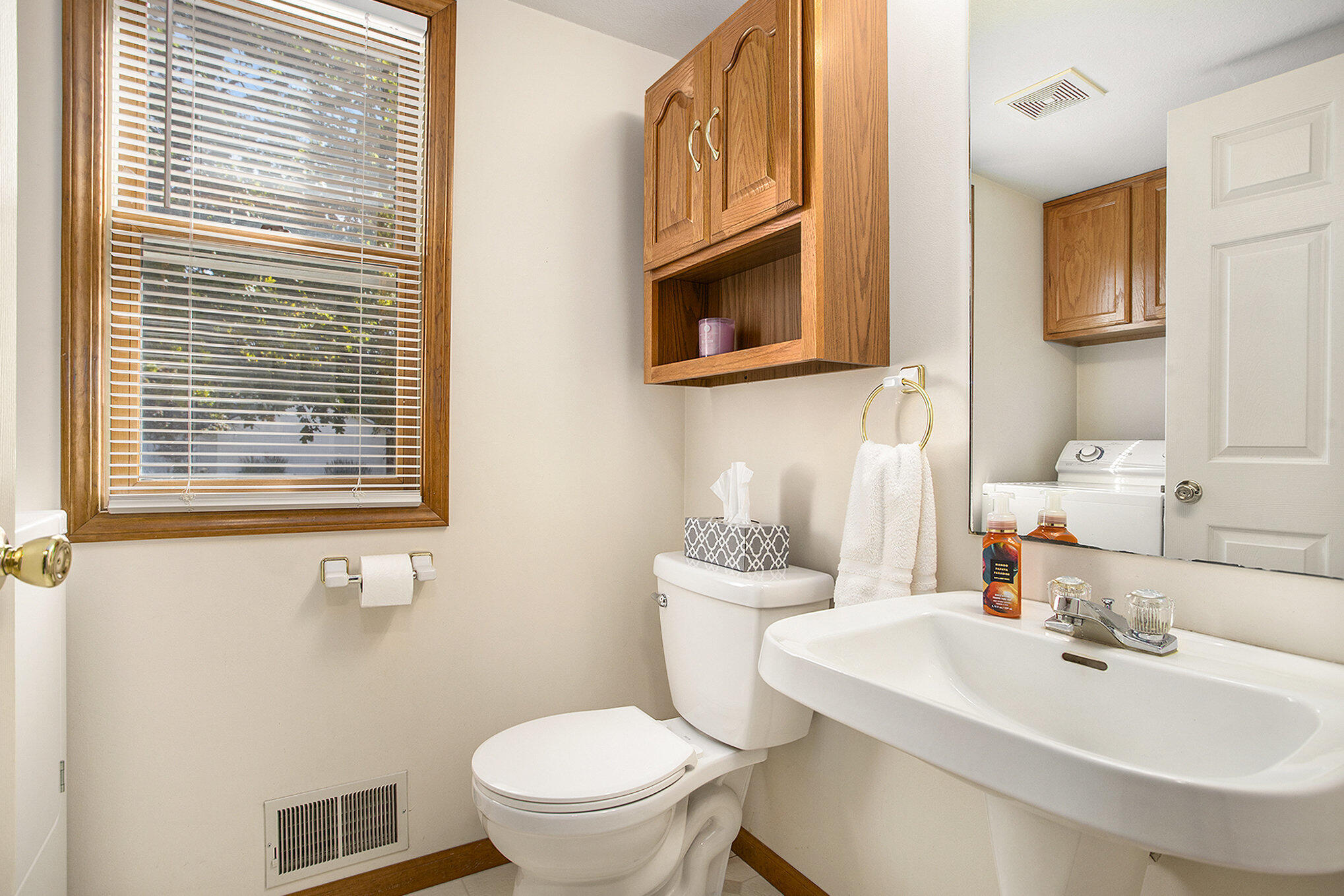 2400 Bay Side Avenue