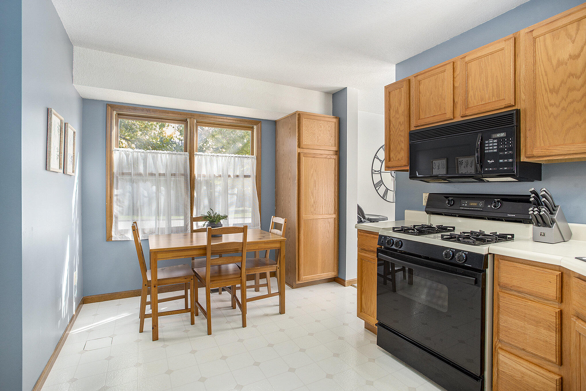 2400 Bay Side Avenue