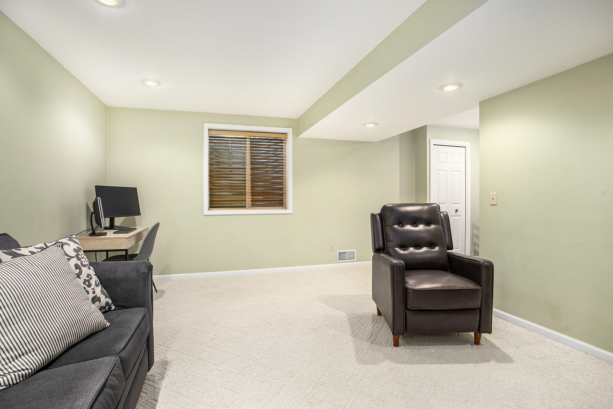 2400 Bay Side Avenue