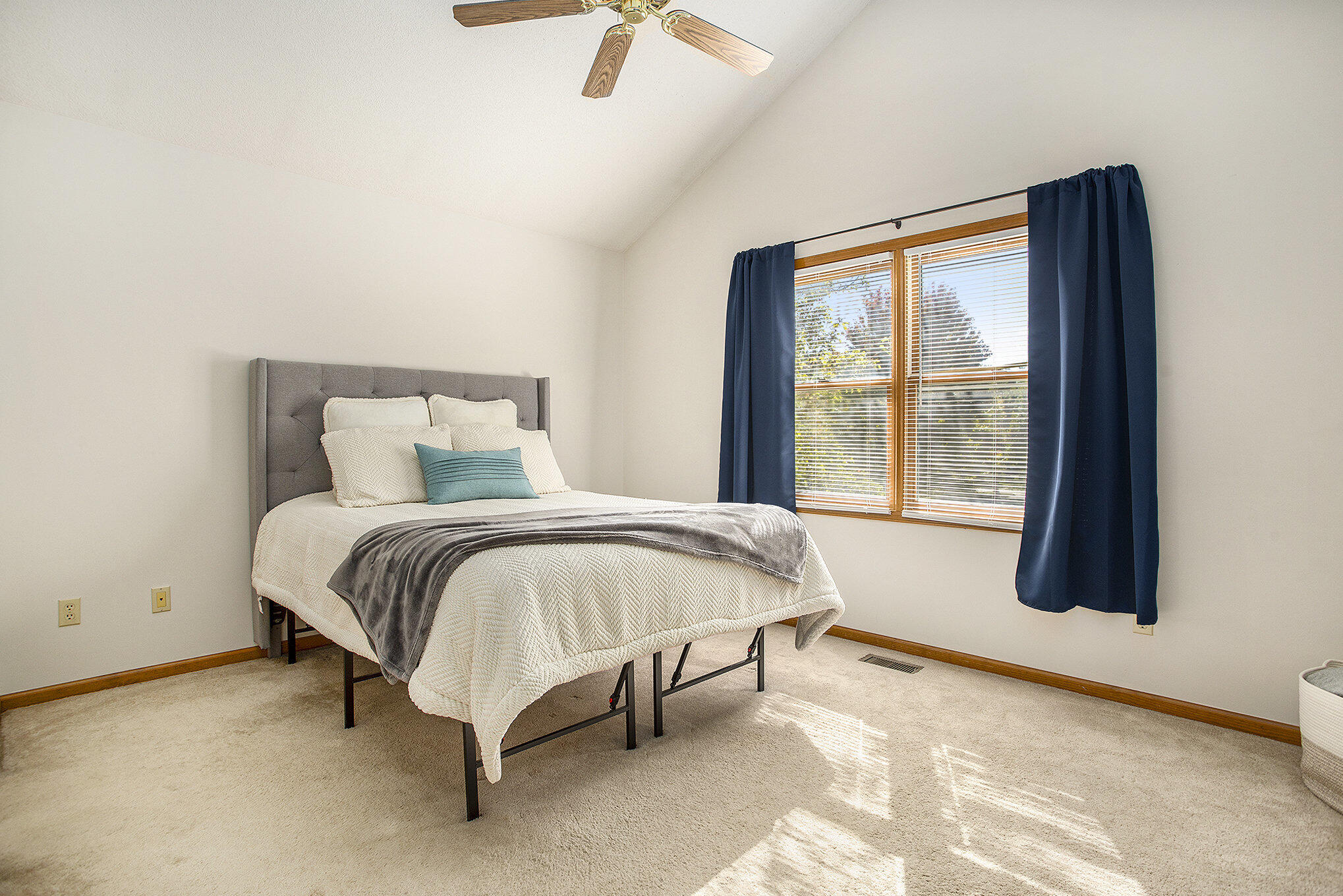 2400 Bay Side Avenue