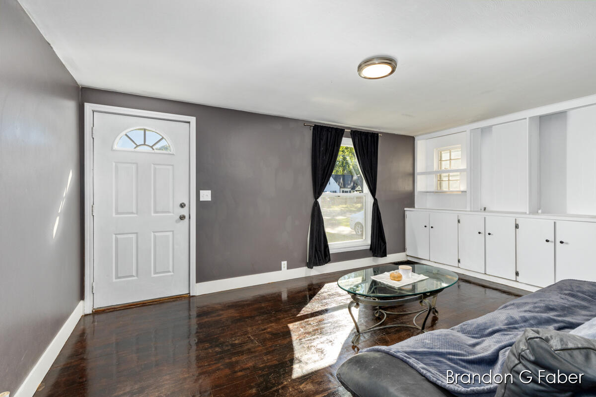 3117 Waterford Avenue NE