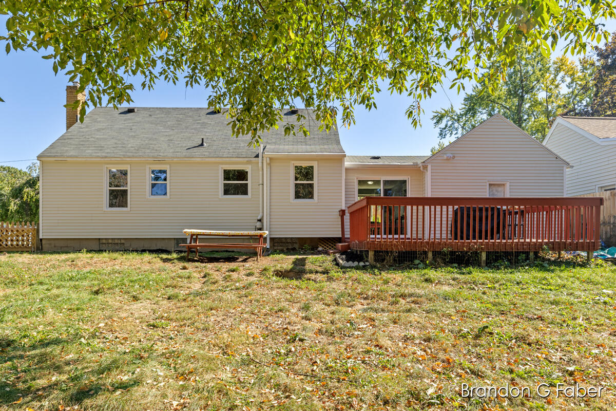 3117 Waterford Avenue NE