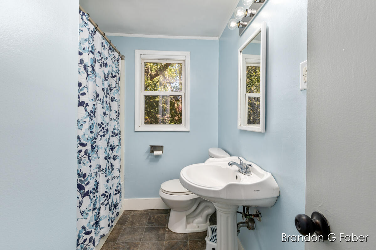 3117 Waterford Avenue NE