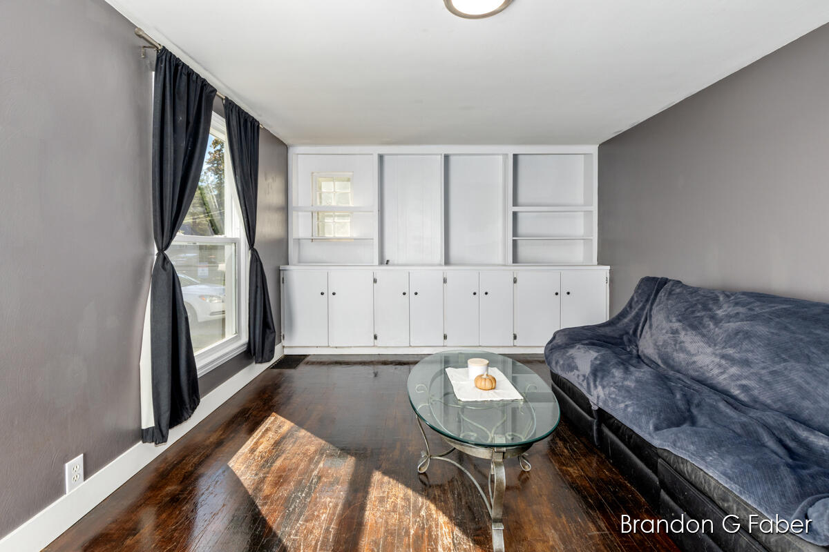 3117 Waterford Avenue NE